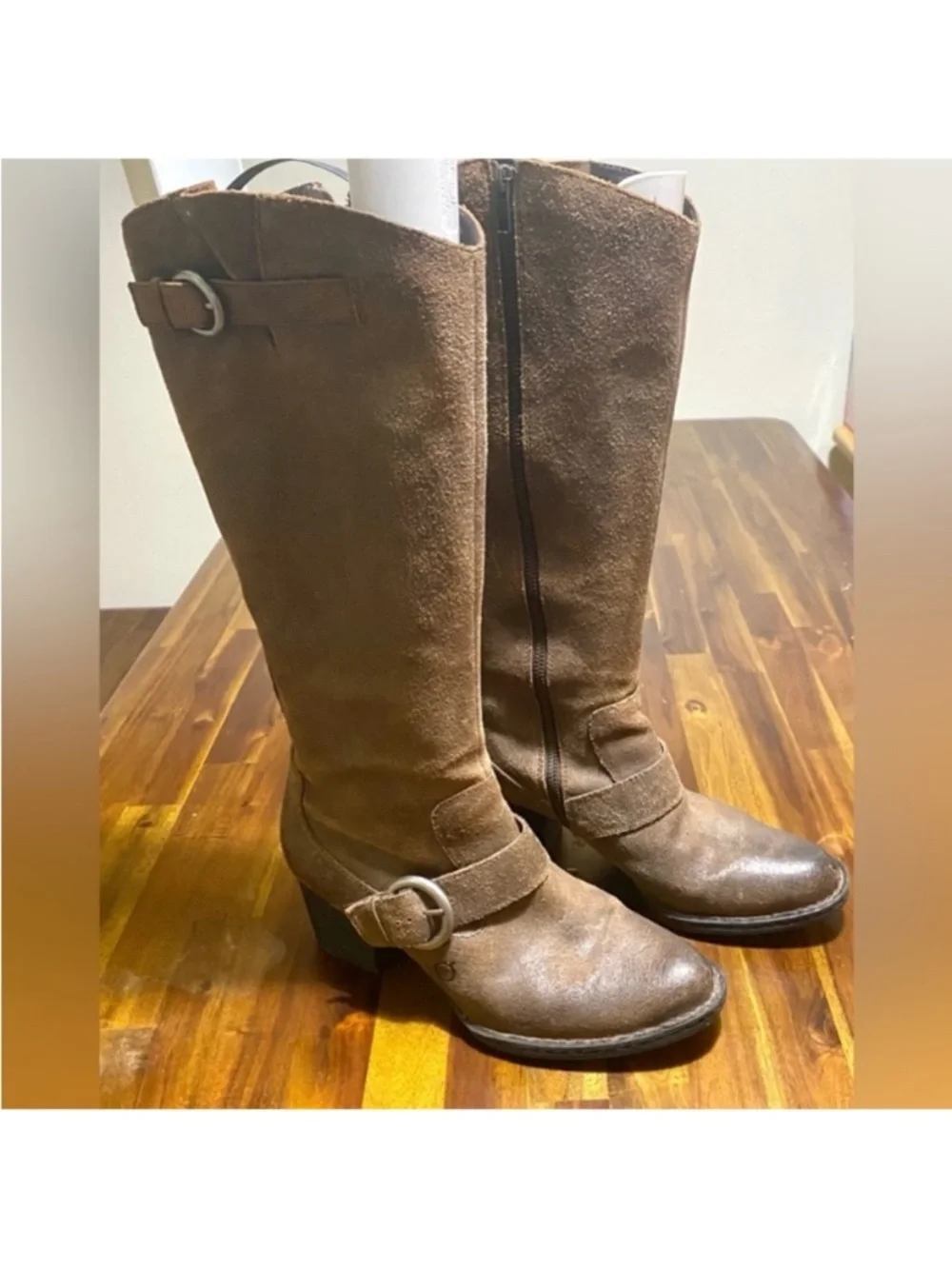 NWT Brown Born genuine beautiful Leather Knee-High Boots.